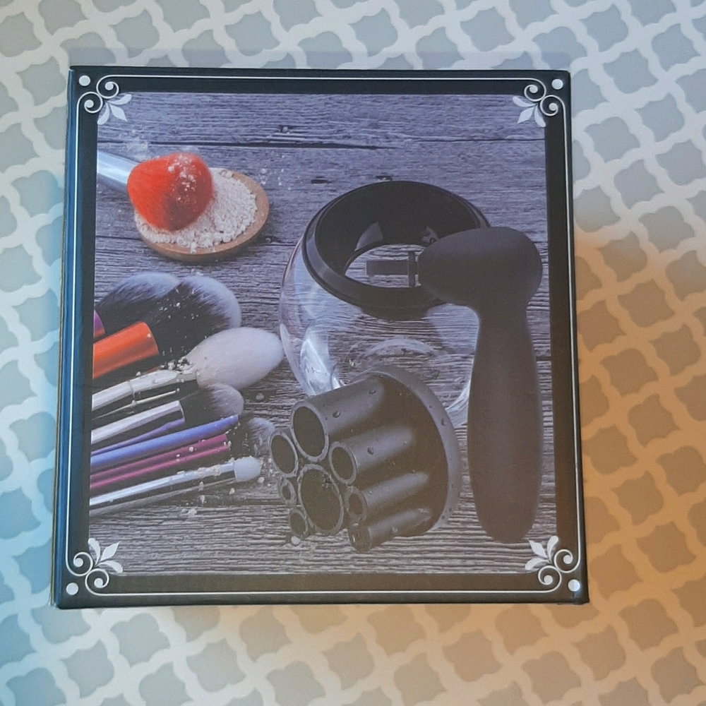 Automatic Makeup Brush Cleaner